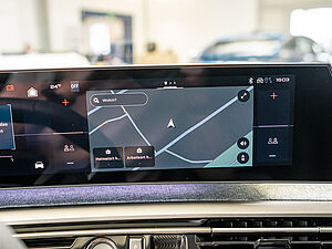 Peugeot 5008 GT HYBRID 145 e-DSC6 9 navigation