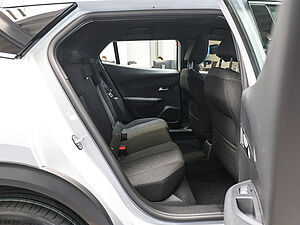Peugeot 2008 STYLE HYBRID 145 e-DSC6 4 navigation