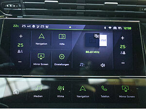 Peugeot 308 SW GT HYBRID 136 e-DSC6 10 navigation