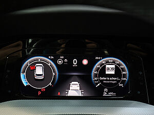 Volkswagen Golf VIII Goal 2,0 l TDI DSG 27 navigation