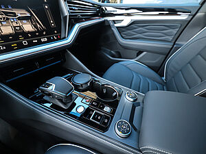 Volkswagen Touareg R-Line 3.0 V6 TDI 4M 17 navigation