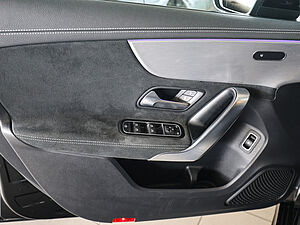 Mercedes-Benz A 250 e AMG Sport 29 navigation