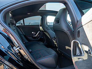 Mercedes-Benz CLA 200 Coupé AMG Line 4 navigation