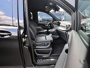 Mercedes-Benz V 300 d AVANTGARDE Extralang 2 navigation