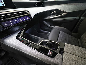 Peugeot 3008 Allure HYBRID 145 e-DSC6 17 navigation
