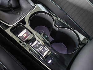 Peugeot 2008 Allure Pack BlueHDI 16 navigation
