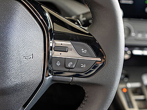 Peugeot 308 SW Allure BlueHDi 130 EAT8 14 navigation
