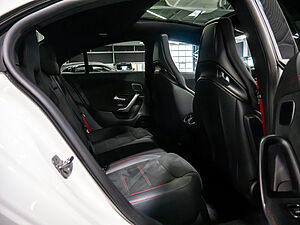 Mercedes-Benz CLA 35 AMG 4M Aero Performance 4 navigation