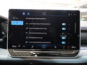Volkswagen Golf VIII Variant GOAL2,0 l TDI DSG 11 navigation