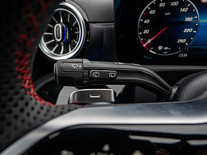 Mercedes-Benz A 200 d AMG Line 17 navigation