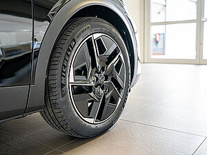 Peugeot 408 GT HYBRID 136 e-DSC 5 navigation