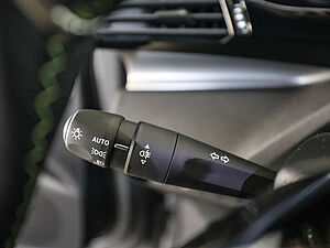 Peugeot 408 GT HYBRID 145 e-DSC6 28 navigation