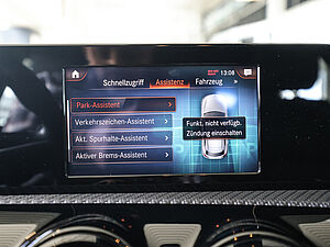 Mercedes-Benz A 250 e 12 navigation