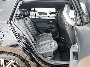 Volkswagen Golf VIII Variant R-Line 1,5 l eTSI DSG 4 navigation