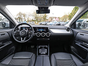 Mercedes-Benz GLA 200 d Progressive 8 navigation