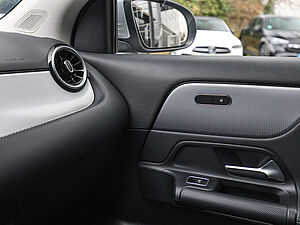 Mercedes-Benz GLA 200 d Progressive 18 navigation