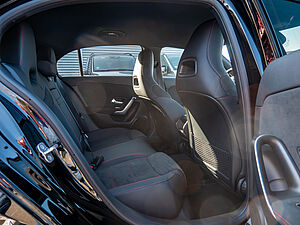 Mercedes-Benz A 180 d AMG Line 4 navigation