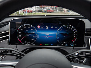Mercedes-Benz E 300 e T AMG Sport Advanced Plus 13 navigation