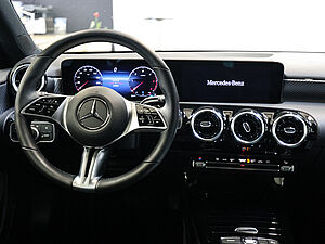 Mercedes-Benz A 200 d Progressive Advanced 9 navigation