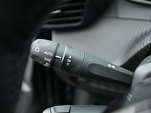 Peugeot 208 Neuer Allure PureTech 100 29 navigation