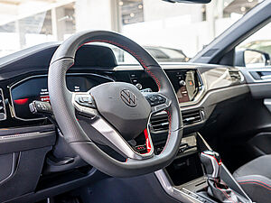 Volkswagen Polo GTI 2,0 l TSI DSG 22 navigation