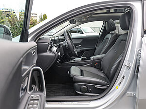 Mercedes-Benz A 250 e Limousine 10 navigation