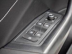 Volkswagen T-Roc R-Line 2.0 TDI 19 navigation