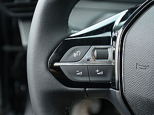 Peugeot 208 Neuer Allure PureTech 100 27 navigation