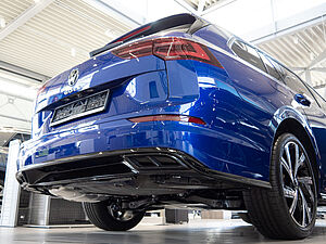 Volkswagen Golf VIII Variant R-Line 2.0 TDI DSG 35 navigation