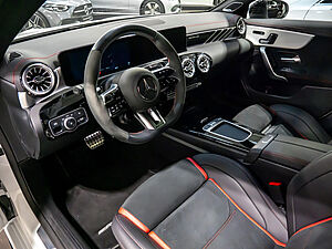 Mercedes-Benz CLA 35 AMG 4M Aero Performance 8 navigation