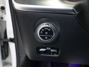 Mercedes-Benz C 180 T Avantgarde Advanced 27 navigation
