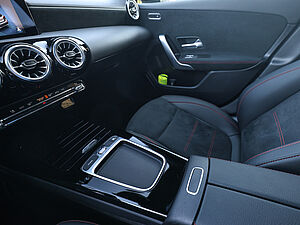 Mercedes-Benz A 250 4M AMG Sport Advanced Plus 17 navigation