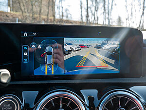 Mercedes-Benz A 180 AMG Line 10 navigation