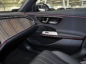 Mercedes-Benz E 300 e AMG Sport Advanced Plus 15 navigation