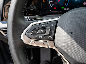 Volkswagen Golf VIII Style 1,5 l eTSI DSG 16 navigation