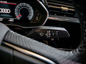 Audi Q3 S line 35 TFSI 17 navigation