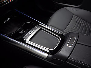 Mercedes-Benz GLA 180 Progressive Line Edition 13 navigation