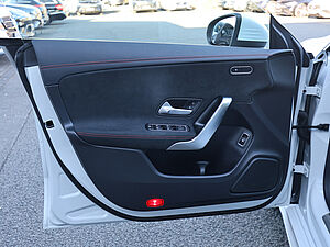 Mercedes-Benz CLA 250 e AMG Line 31 navigation