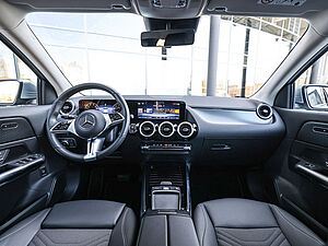 Mercedes-Benz GLA 180 Progressive Advanced 8 navigation