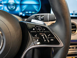 Mercedes-Benz E 220 d T Avantgarde 17 navigation