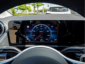 Mercedes-Benz GLA 250 4M Progressive 14 navigation