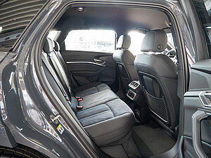 Audi Q8 e-tron Q8 S line 50 e-tron quattro 5 navigation