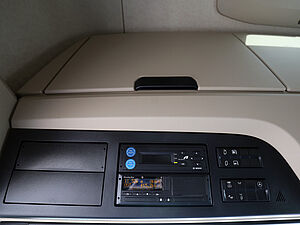 Mercedes-Benz Actros 1853 LS 4x2 F 13 27 navigation