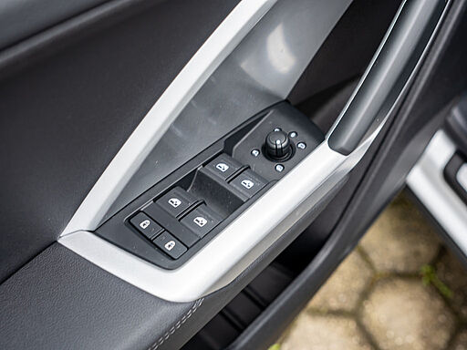  Q3 Sportback S line 35 TDI q ACC LED NAVI SHZ 24