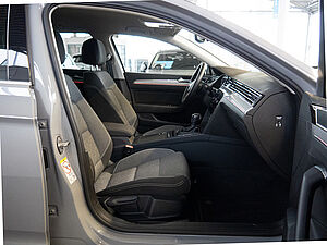 Volkswagen Passat Variant 1.5 TSI Business 2 navigation