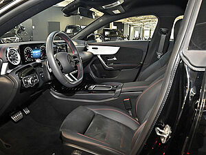 Mercedes-Benz CLA 250 SB 4M AMG Sport Premium 10 navigation