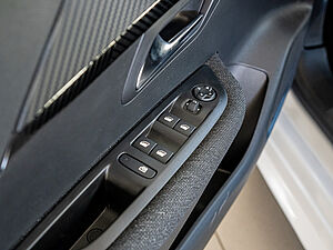 Peugeot 208 Neuer Style HYBRID 100 e-DSC6 20 navigation