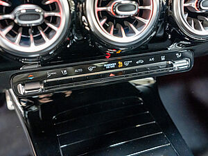 Mercedes-Benz CLA 250 e Coupé AMG Sport Edition 12 navigation