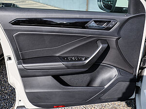Volkswagen T-Roc R-Line 1.0 TSI 29 navigation