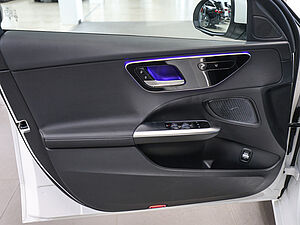 Mercedes-Benz C 180 T Avantgarde Advanced 28 navigation